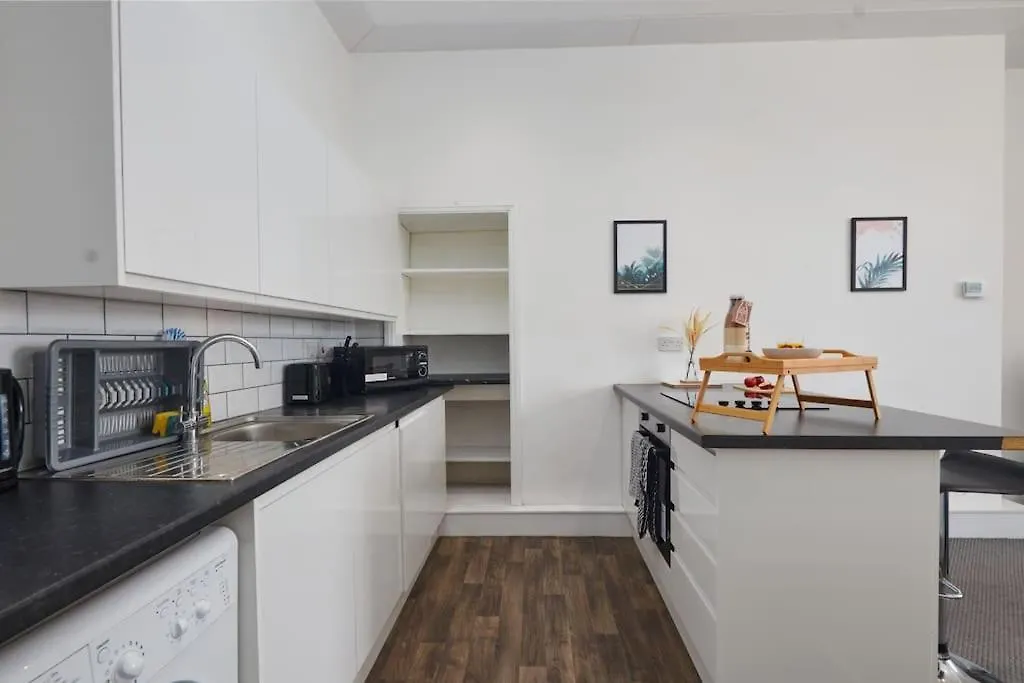 Sleeps 5 - City Work & Family Stays - Free Wifi リーズ